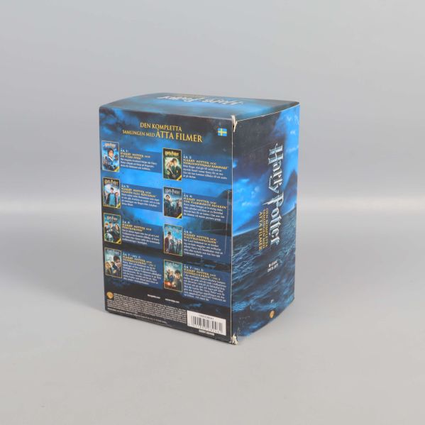 Baksidan av boxen visar alla åtta filmer