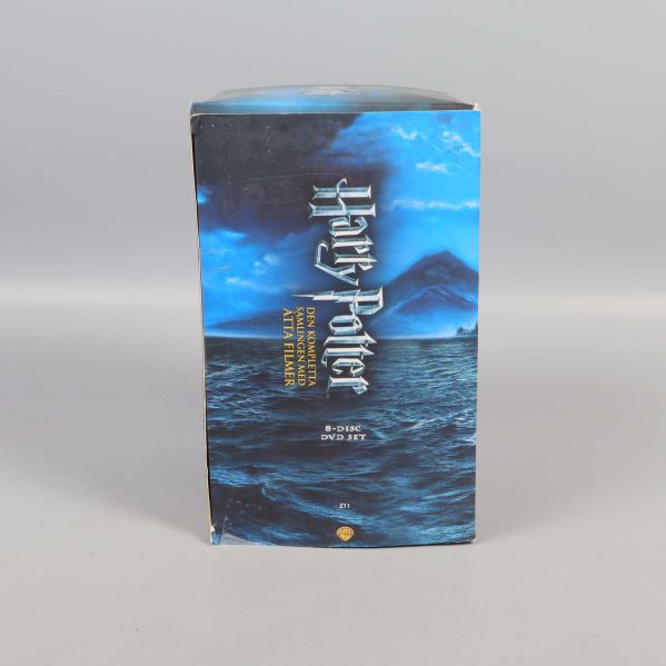 Sida av boxen med Harry Potter-logga och blå bakgrund