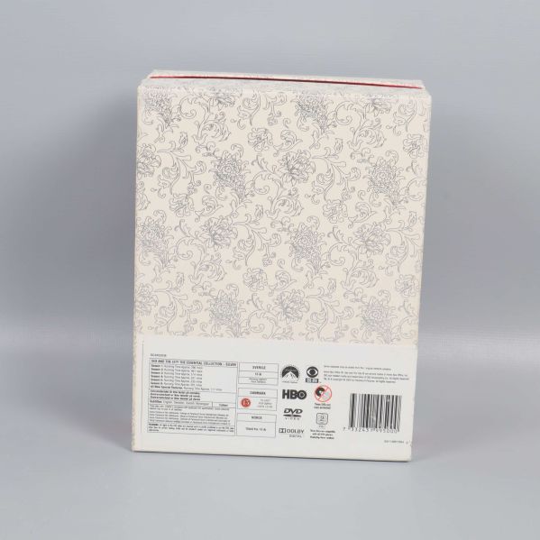 Baksidan av DVD-box med teknisk information och logotyper