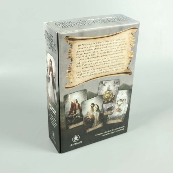 Baksidan av Heaven & Earth Tarot-lådan med beskrivning och exempel på kort