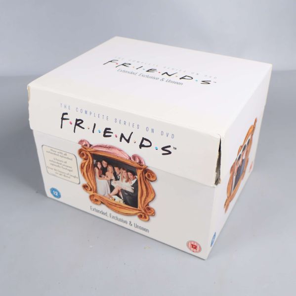 Friends komplett DVD-box med säsongerna i vit kartong