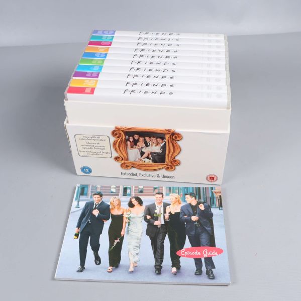 Uppackad Friends-box med alla säsonger synliga