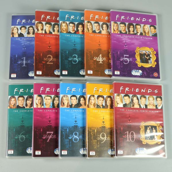 Tio dvd-fodral för Friends samtliga säsonger i två rader