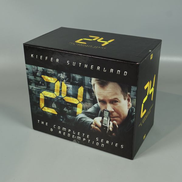 Framsidan av 24-boxen med Kiefer Sutherland och serienamn