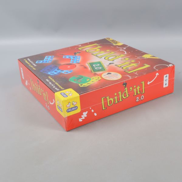 Sidan av Bild'it 2.0 lådan med logotyp och spelnamn