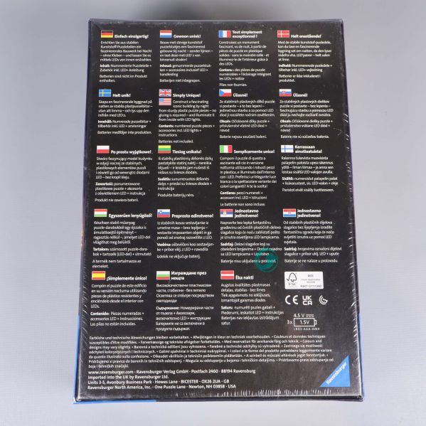 Baksidan av förpackningen med beskrivning på flera språk