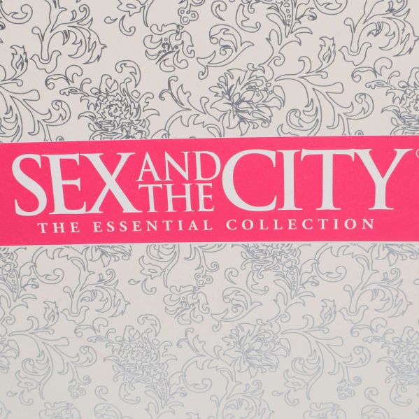 Närbild av Sex and the City logotypen på boxen