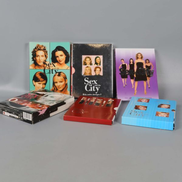 Alla Sex and the City säsongers fodral utspridda