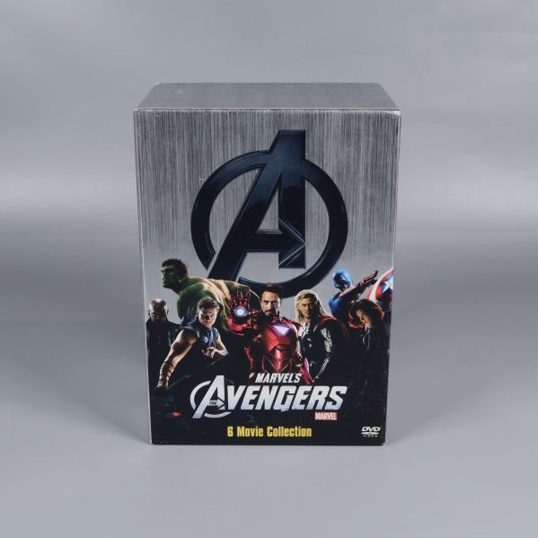 Framsida av Avengers 6 Movie Collection box i silverfärg