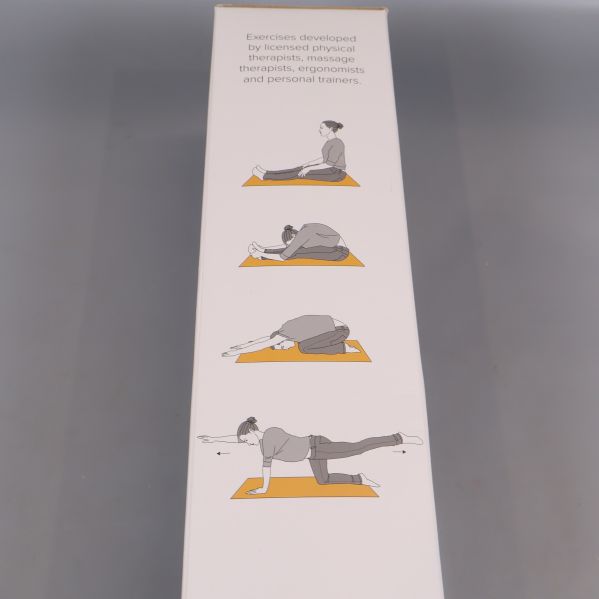 Illustrationer av olika övningar på yogamatta