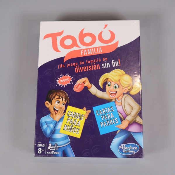 Framsidan av Tabu Familj med illustration av två spelande barn och vuxna