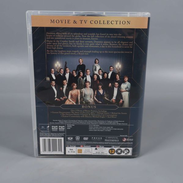 Baksida av DVD-box med serien och bonusinfo