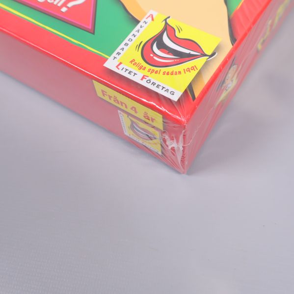 Hörn av spelask med logotyp och från 4 år märkning