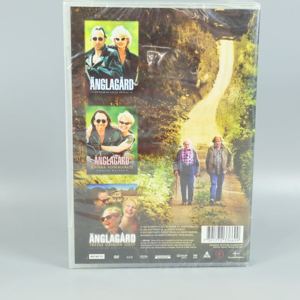 Baksidan av DVD-boxen med bilder från Änglagård filmerna