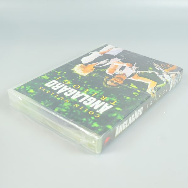 DVD-box Änglagård trilogi sedd snett uppifrån