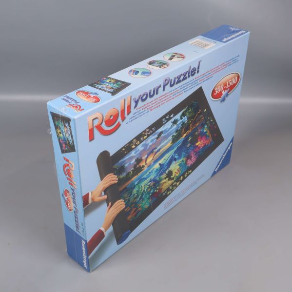 Pusselmatta från Ravensburger i vinklad vy med matta och motiv