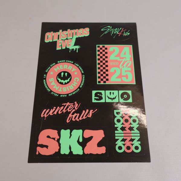 Stickerark med motiv från kpop-albumet Christmas Eve