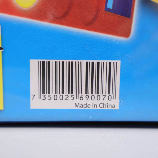 Streckkod och information om ursprung på boxen