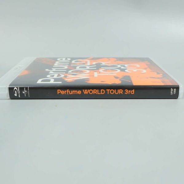 Ryggsidan av Perfume World Tour 3rd Blu-ray med text