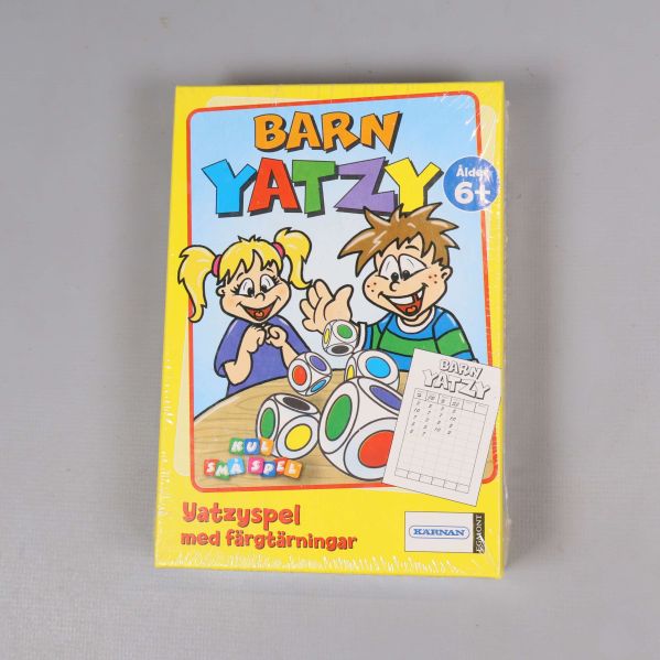 Front av Barn Yatzy ask med färgglad design