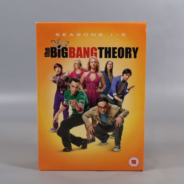 Framsidan av The Big Bang Theory DVD box för säsong 1-5
