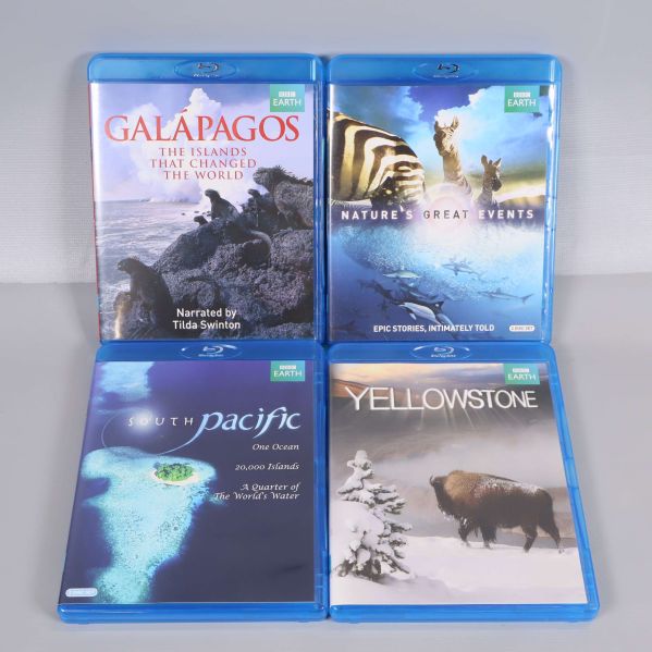 Framsidor på fyra Blu-ray-dokumentärer: Galapagos, Nature’s Great Events, South Pacific, Yellowstone