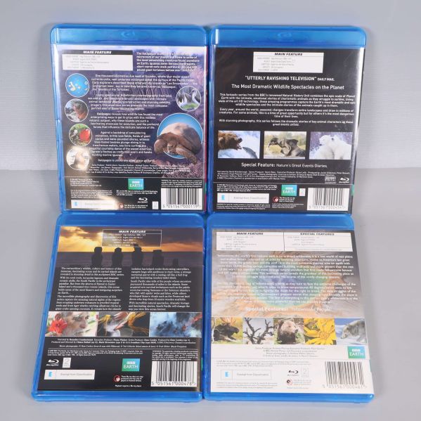 Baksidor på Blu-ray fodral visar innehållsbeskrivning och bilder