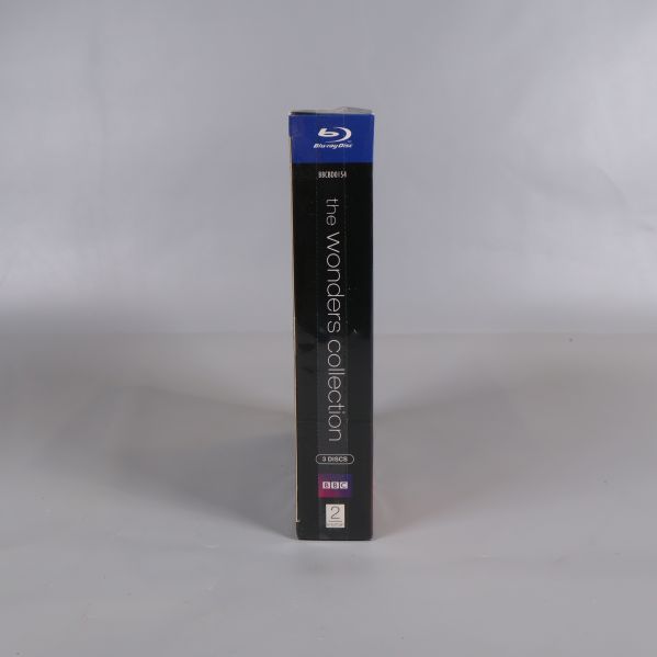 Sidan av Blu-ray-box med The Wonders Collection titel