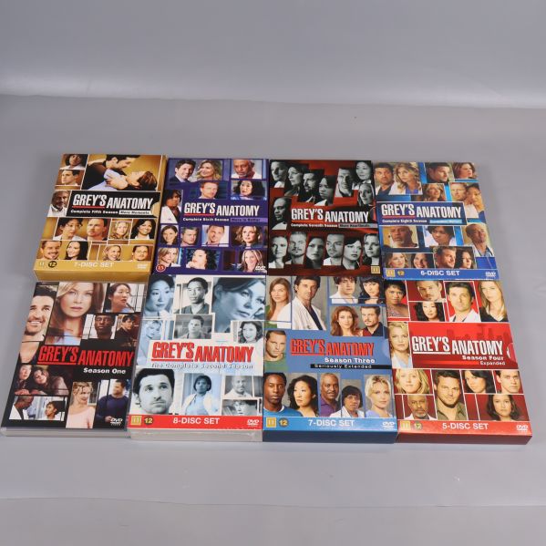 Samtliga DVD-fodral för Grey's Anatomy säsong 1-8 upplagda