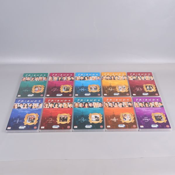 Alla Friends säsongs-dvd samlade i olika färger