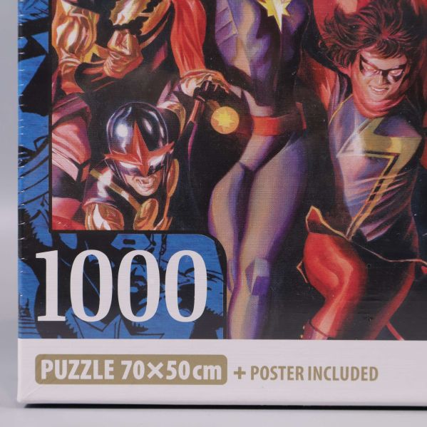Närbild av 1000 bitars pusseltext och poster ingår
