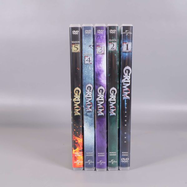 Spines på Grimm dvd-fodral säsong 1 till 5