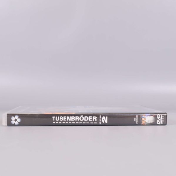 Rygg på DVD-fodralet med texten Tusenbröder säsong 2