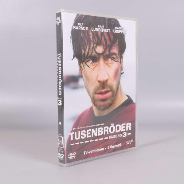 DVD-fodral för Tusenbröder säsong 3 med huvudpersonen på omslaget