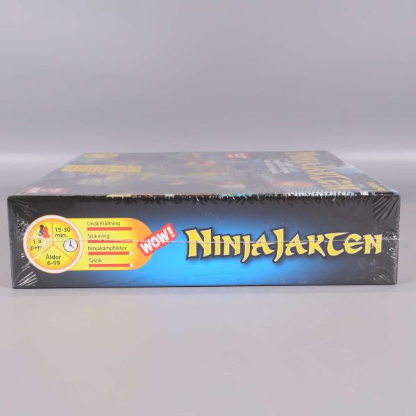 Sidoetikett med NinjaJakten logotyp och symboler
