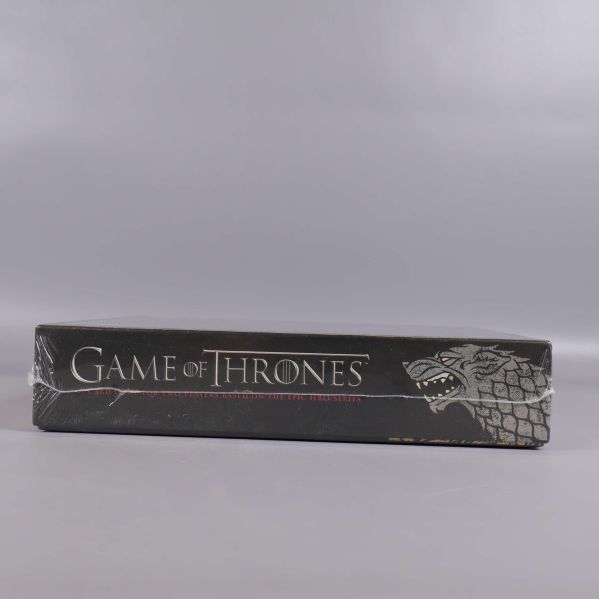 Långsida av Game of Thrones brädspel med logotyp