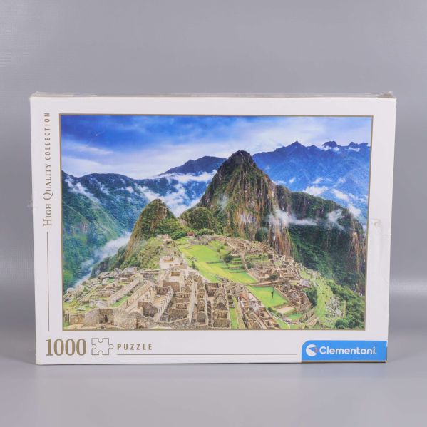 Framsida av pusselbox med Machu Picchu och Clementoni-logotyp