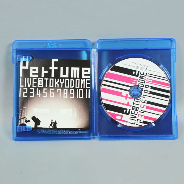 Blu-ray Perfume-fodral öppet med disc och omslag