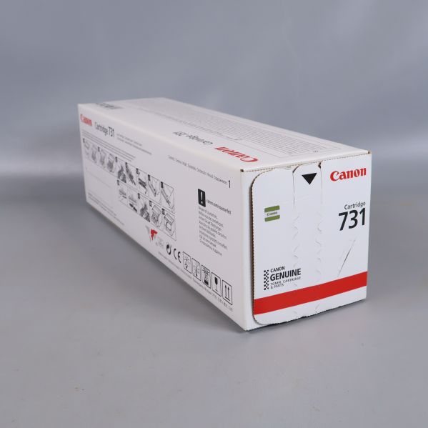 Canon 731 tonerförpackning visad från sidan mot hörnet