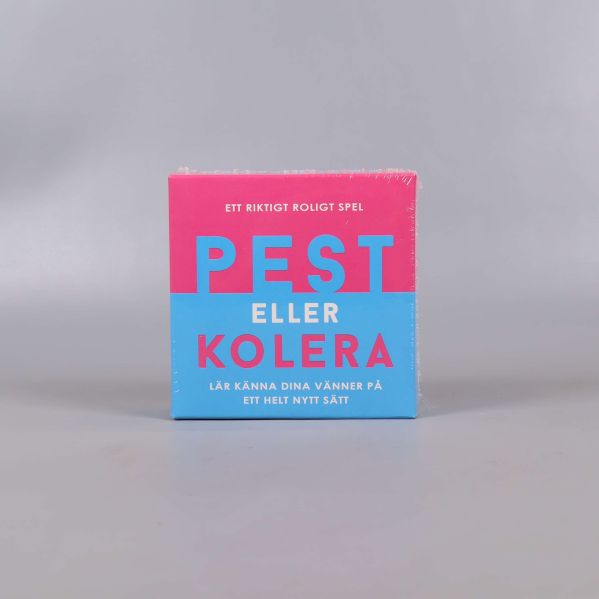 Framsidan av Pest eller Kolera med tydliga rosa och blå färger