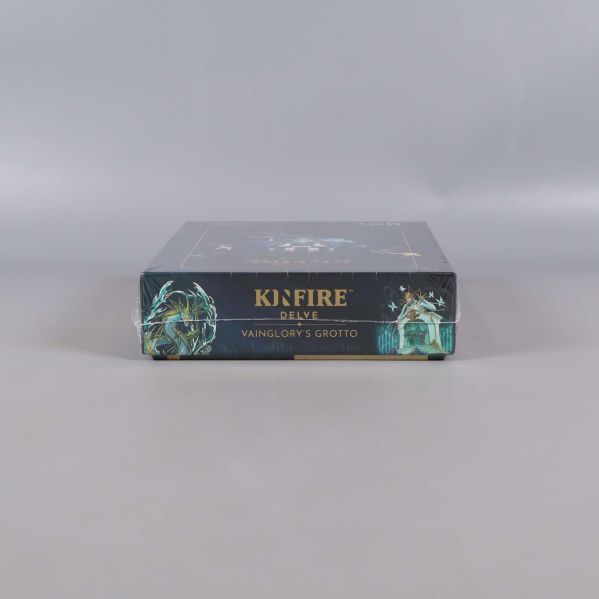 Nedre sida på boxen med KinFire Deluxe- och Vainglory’s Grotto-logotyp