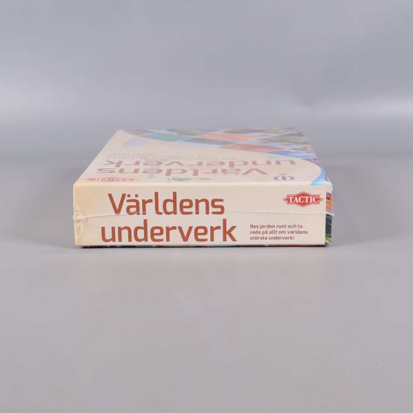 Spelaskens undersida med titeln Världens underverk