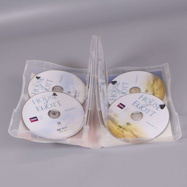 Öppen dvd-box som visar nio skivor med The House of Eliott