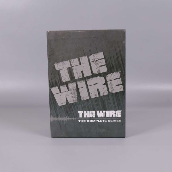 Framsidan på The Wire komplett dvd-box