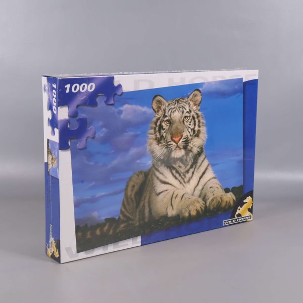 Pussel med tiger framsida från sned vinkel