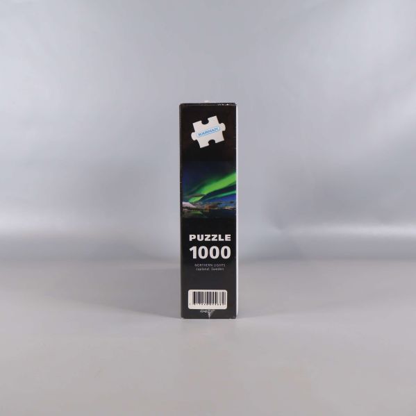 Kortända av ask med Puzzle 1000 och streckkod