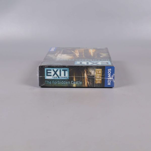 Undersida av Exit The Game The Forbidden Castle med titel och logo