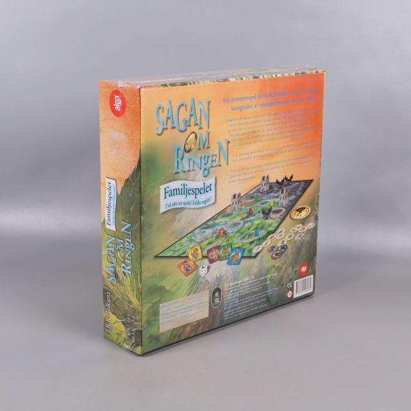 Sned vy av baksidan på spelkartongen med spelplanen synlig