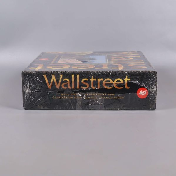Wallstreet spelask i plast med logotypen synlig på sidan