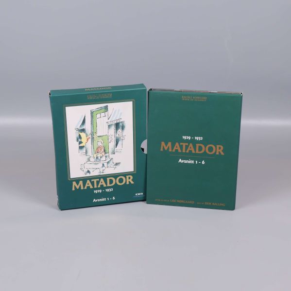 Framsida av Matador DVD-box i grönt med illustration